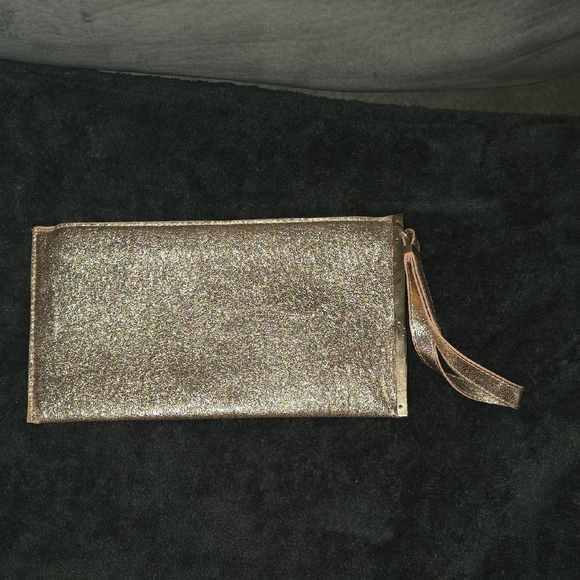 Elegant Gold Clutch Bag - Picture 4 of 5